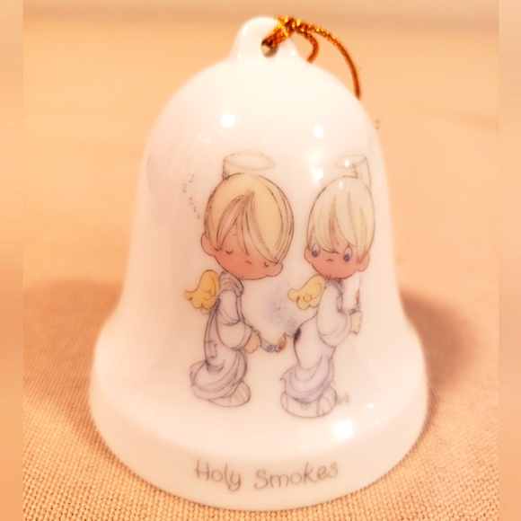 PRECIOUS MOMENTS VINTAGE SET OF 4 CHRISTMAS ANGEL BELLS - Picture 6 of 10